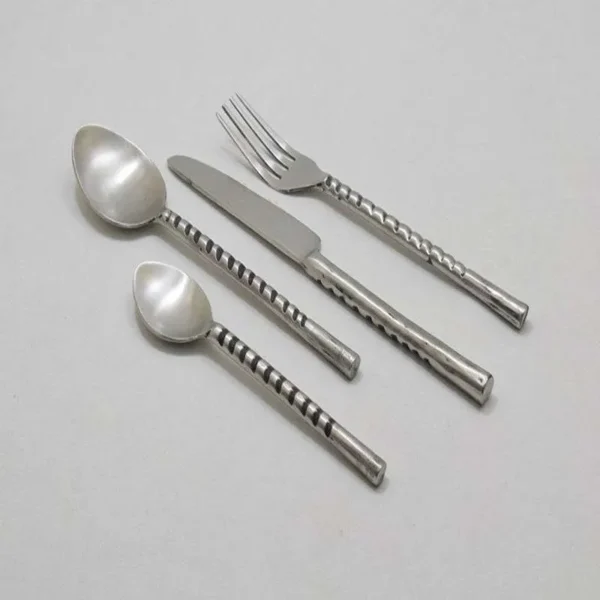 Ring Design Flatware Set