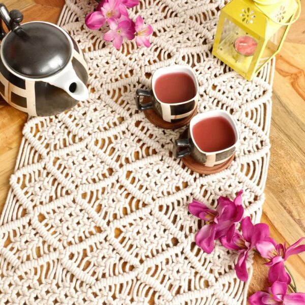 Diamonds Knots Macrame Table Runner