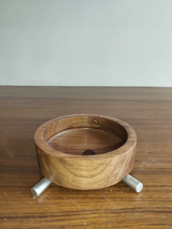 Tripod Ashtray - Image 3