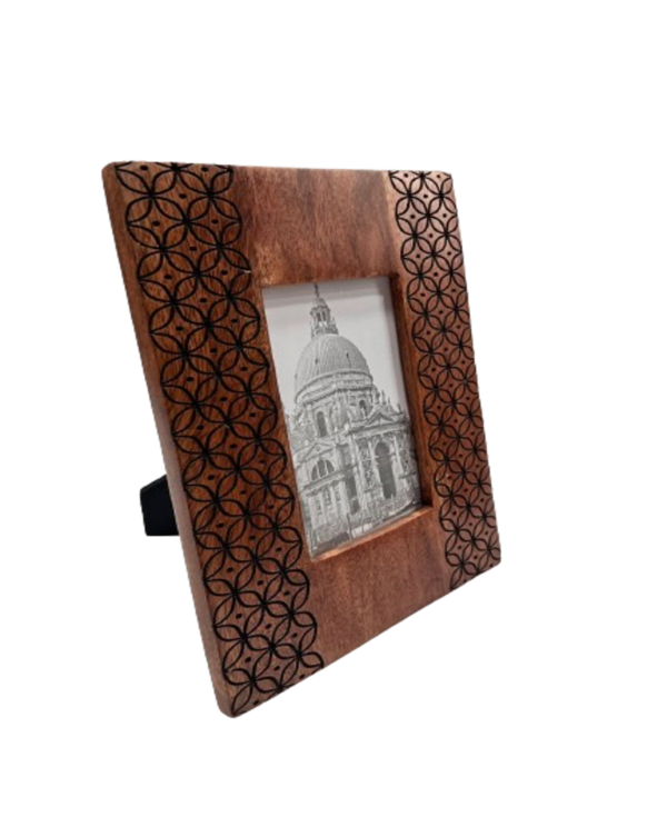 Ember Photo Frame - Image 2